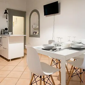2 Next To A Market And Piazza Santa Croce - Homeunity Florenz